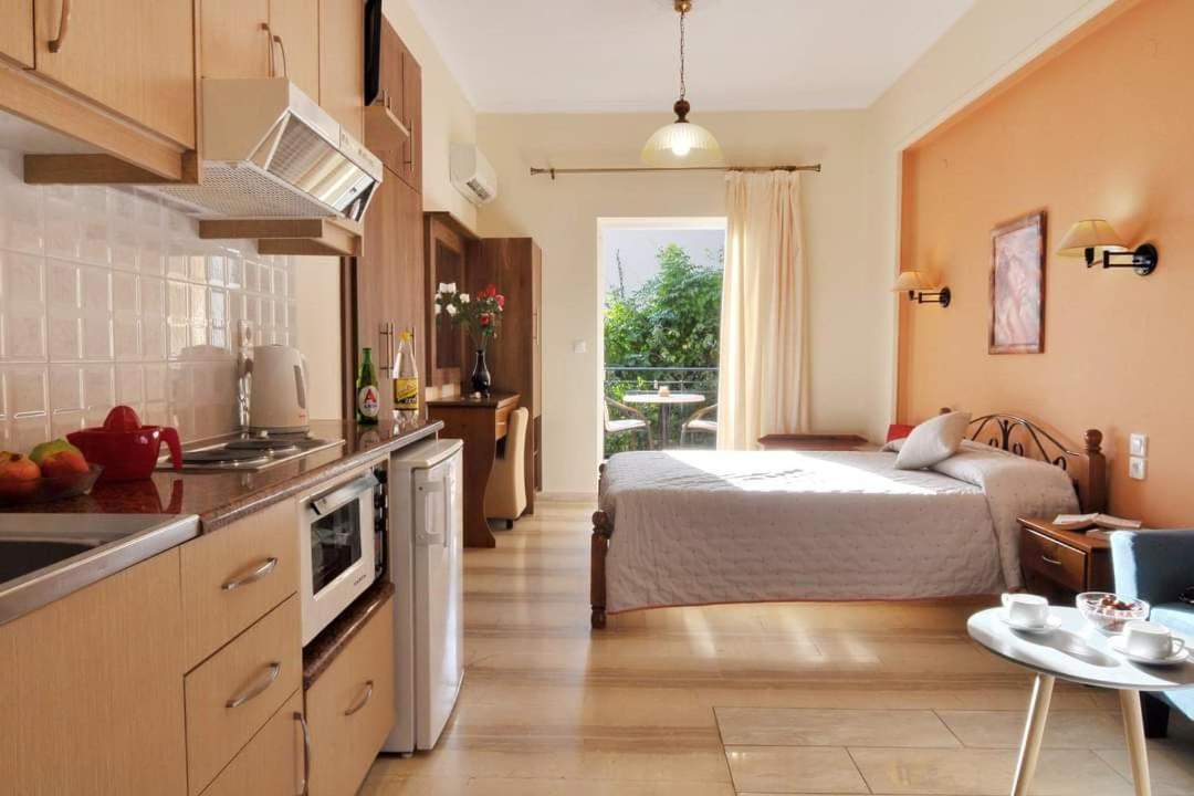 פאלאוקסטריצה Marilena Studios And Apartments מראה חיצוני תמונה